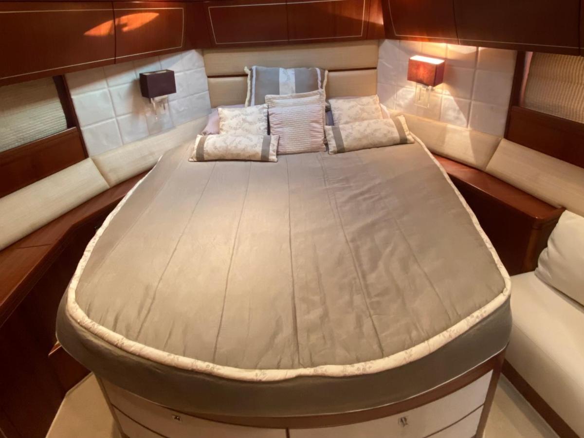 فندق سان أدريان دي بيزوسفي  Yacht In Barcelona المظهر الخارجي الصورة