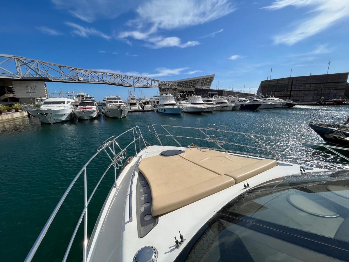 فندق سان أدريان دي بيزوسفي  Yacht In Barcelona المظهر الخارجي الصورة