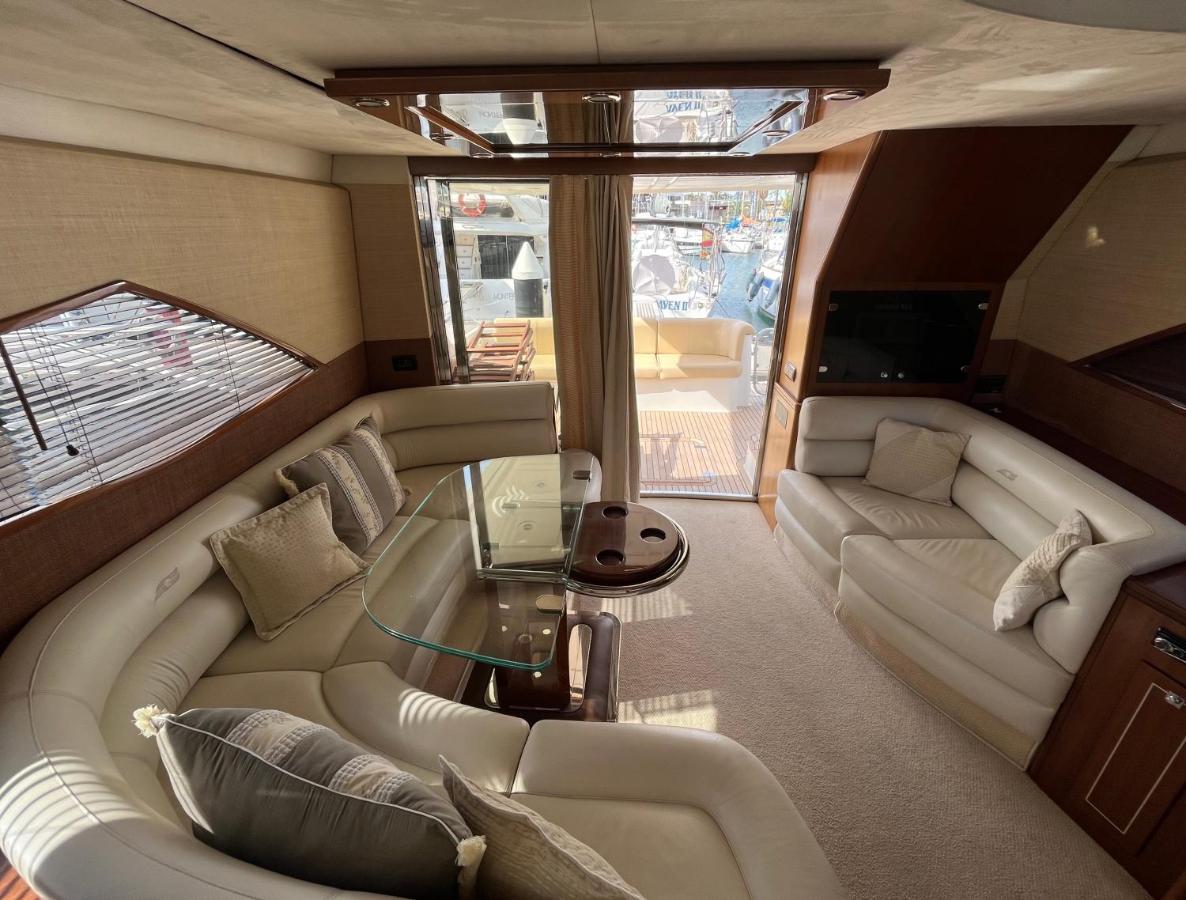 فندق سان أدريان دي بيزوسفي  Yacht In Barcelona المظهر الخارجي الصورة